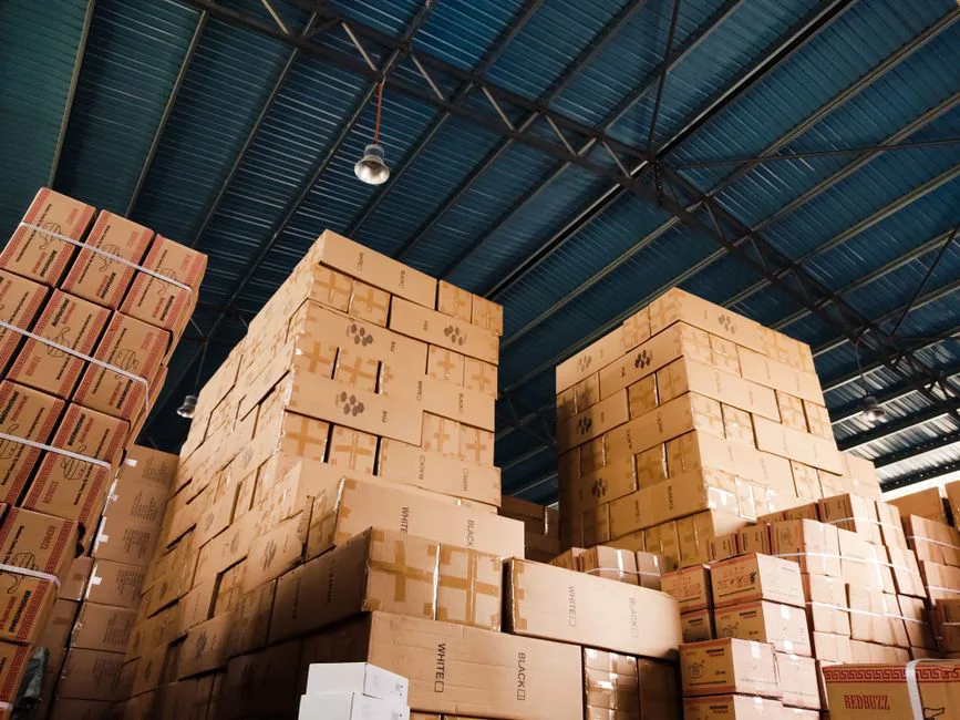 Dropshipping packages stacked in a Mexico warehouse ready for local delivery